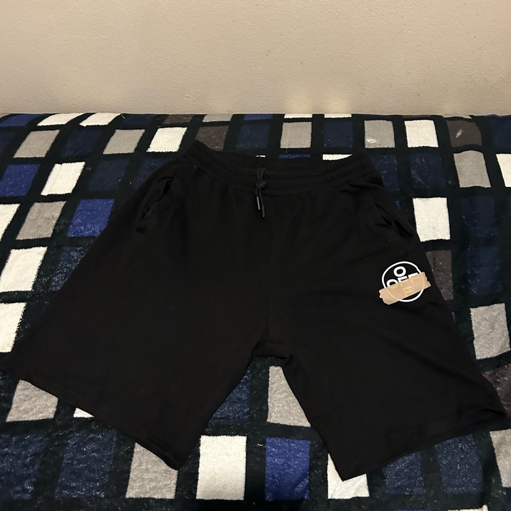 Off white shorts black size XL